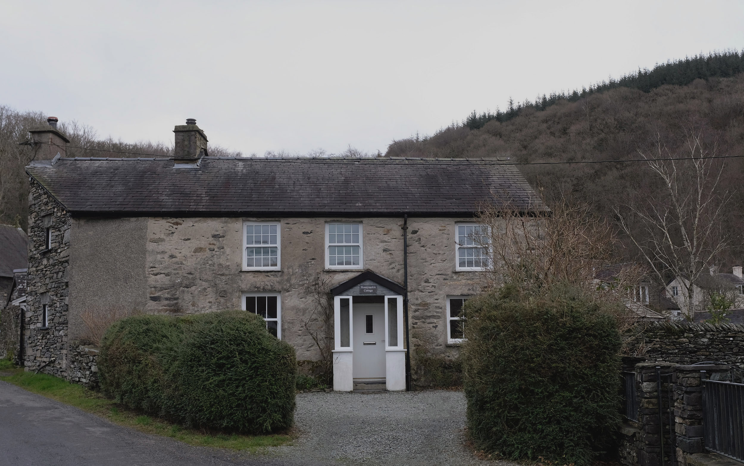 View looking at the front of Honeysuckle Cottage